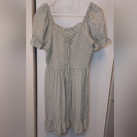 AUW Fit & Flare Green Floral Peasant Babydoll Dress Size 1X Rouching Ruffle Boho - Picture 11 of 11